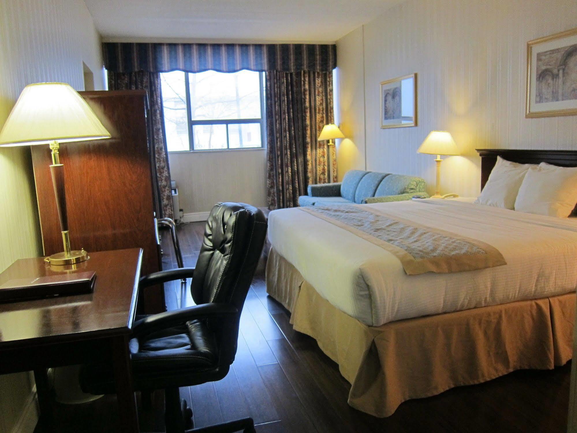 Toronto Plaza Airport Hotel Exterior photo