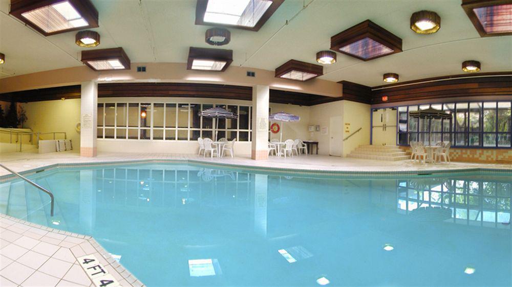 Toronto Plaza Airport Hotel Exterior photo